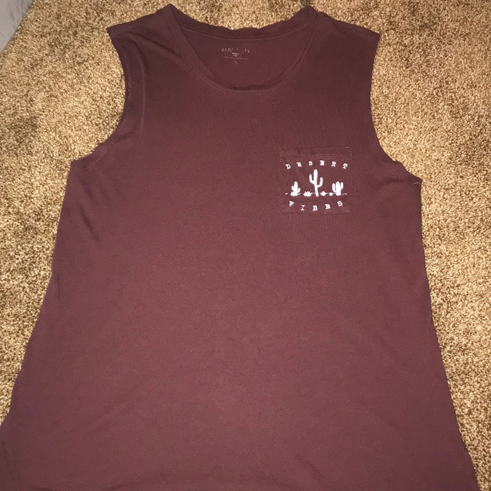 maroon tank top